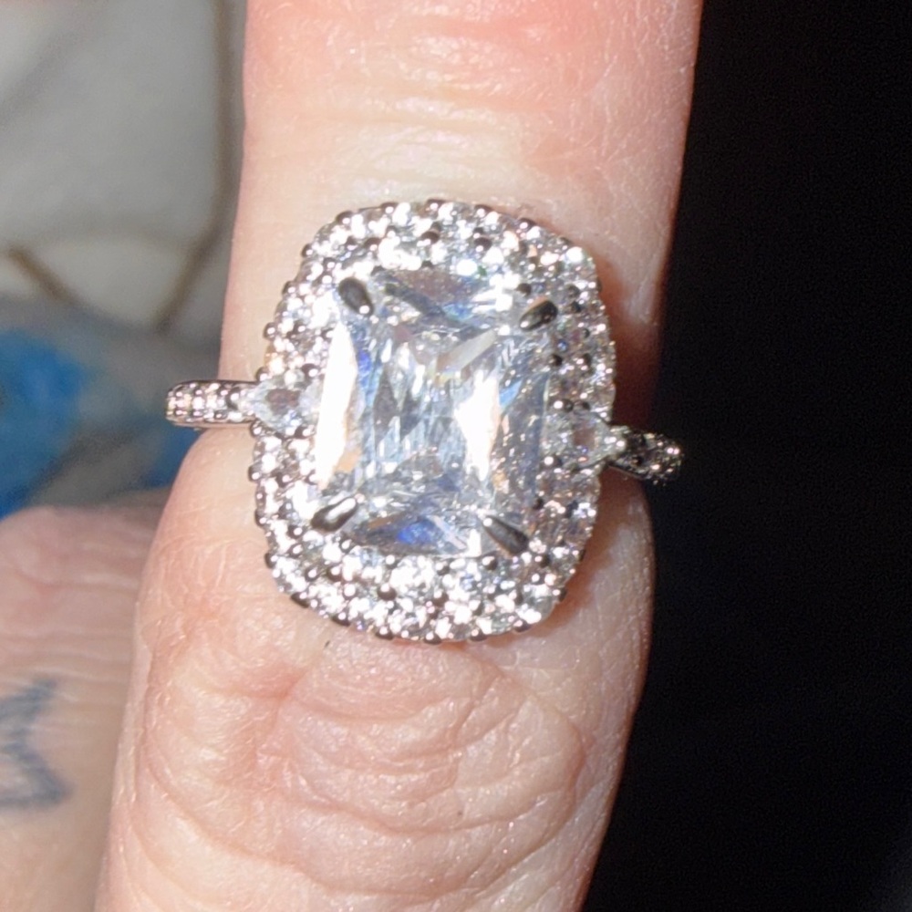 Bomb party ring - Picture 2 of 4